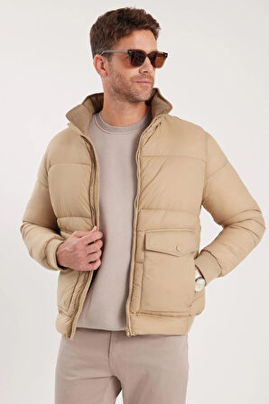 Erkek Regular Fit Klasik Kesim Çift Cepli Lastikli Dik Yaka Kum Rengi Mont