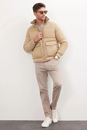 Erkek Regular Fit Klasik Kesim Çift Cepli Lastikli Dik Yaka Kum Rengi Mont