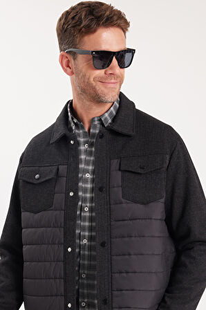 Erkek Relax Fit Rahat Kesim Çıt Çıt Düğmeli Kapitone Kapaklı Çift Cep Klasik Yaka Siyah Kaşe Mont