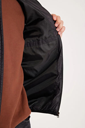 Erkek Relax Fit Rahat Kesim Kapitone Kollar Triko Çift Cepli Siyah Mont