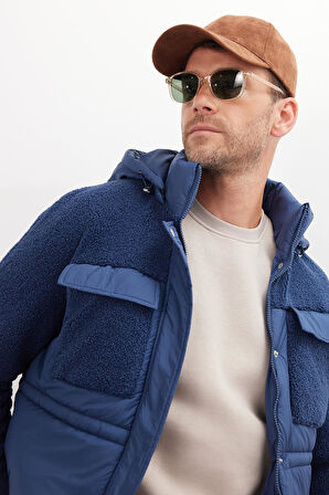 Erkek Regular Fit Klasik Kesim Kapüşonlu Fermuarlı Çift Cepli Çıtçıt Kapamalı Lacivert Mont