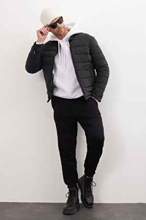 Erkek Regular Fit Klasik Kesim Dik Yaka Çift Cepli Sıcak Tutan Siyah Şişme Mont