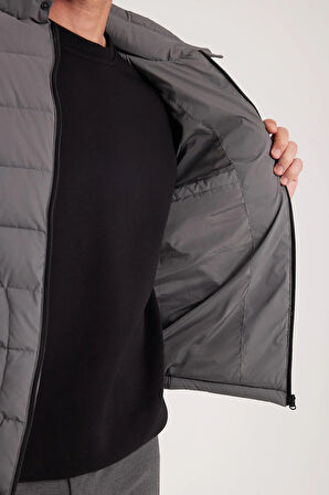 Erkek Regular Fit Klasik Kesim Dik Yaka Çift Cepli Sıcak Tutan Gri Şişme Mont