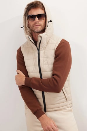 Erkek Relax Fit Rahat Kesim Kapüşonlu Çift Cepli Bej Şişme Yelek