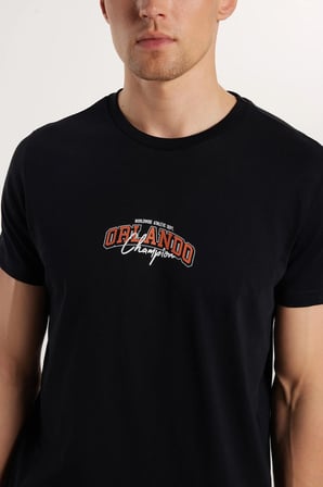 Erkek Slim Fit Dar Kesim %100 Pamuk Yumuşak Dokulu Baskılı Siyah Bisiklet Yaka Tişört