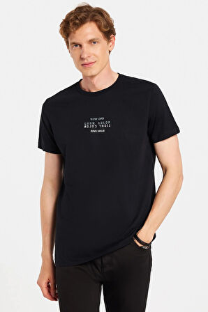 Erkek Slim Fit Dar Kesim %100 Pamuk Yumuşak Dokulu Baskılı Siyah Bisiklet Yaka Tişört