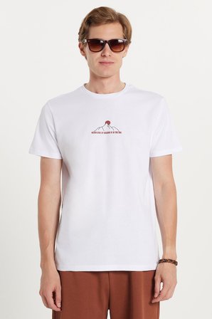 Erkek Slim Fit Dar Kesim %100 Pamuk Yumuşak Dokulu Baskılı Beyaz Bisiklet Yaka Tişört