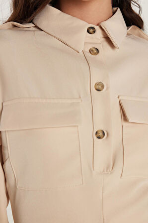 Kadın Standart Fit Düğmeli Polo Yaka Uzun Kollu Çift Çepli Önden Yırtmaçlı Midi Boy Bej Elbise