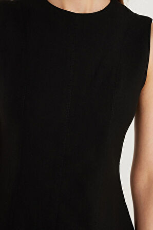 Kadın Slim Fit Sıfır Kol Bisiklet Yaka Siyah Mini Elbise