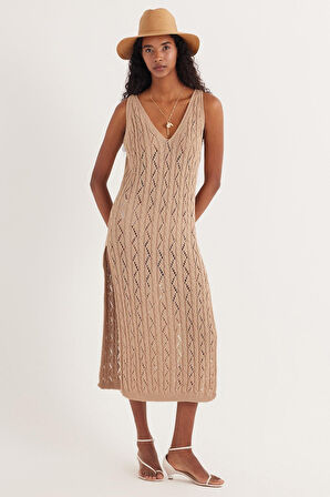 Kadın Standart Fit Akrilik Örme Desenli V Yaka Asklı Kahverengi Plaj Elbise