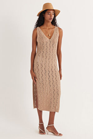 Kadın Standart Fit Akrilik Örme Desenli V Yaka Asklı Kahverengi Plaj Elbise