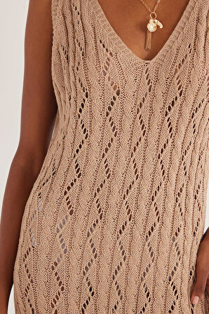 Kadın Standart Fit Akrilik Örme Desenli V Yaka Asklı Kahverengi Plaj Elbise