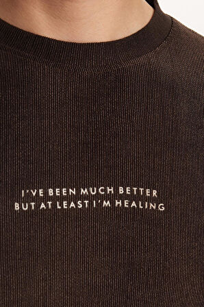 Erkek Slim Fit Dar Kesim Pamuklu Ribanalı Baskılı Kahverengi Bisiklet Yaka Tişört