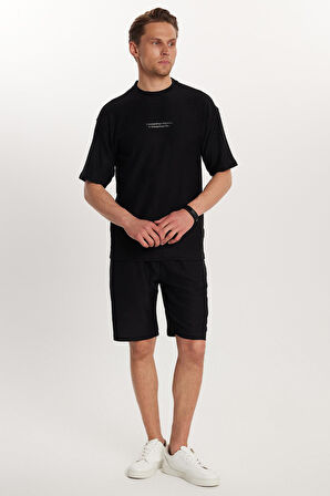 Erkek Standart Fit Pamuklu Jakarlı Baskılı Bisiklet Yaka Beli Bağcıklı Siyah Şort Takım