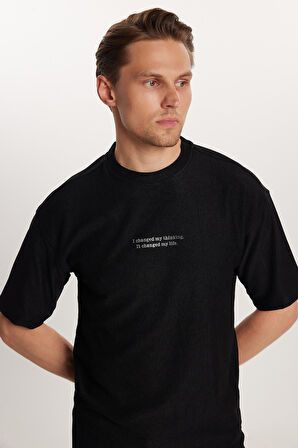 Erkek Standart Fit Pamuklu Jakarlı Baskılı Bisiklet Yaka Beli Bağcıklı Siyah Şort Takım