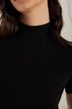 Kadın Standart Fit Kısa Kollu Yarım Balıkçı Yaka Siyah Bluz