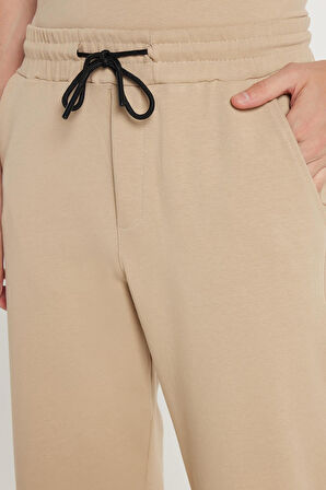 Erkek Standart Fit Normal Kesim Pamuklu Bisiklet Yaka Beli Bağcıklı Ekru Eşofman Takımı