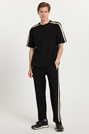 Erkek Standart Fit Normal Kesim Pamuklu Bisiklet Yaka Şeritli Siyah Eşofman Takımı