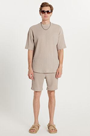 Erkek Oversize Geniş Kesim Bisiklet Yaka Gofre Kumaş Beli Bağcıklı Taş Renk Şort Takım