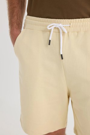 Erkek Relax Fit Rahat Kesim %100 Pamuk Beli Bağcıklı Bej Şort