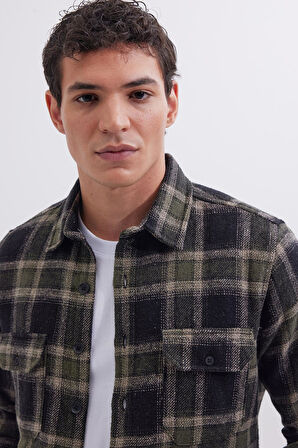 Erkek Slim Fit Dar Kesim Çift Cepli Kapaklı Spor Yaka Kareli Oduncu Gömlek