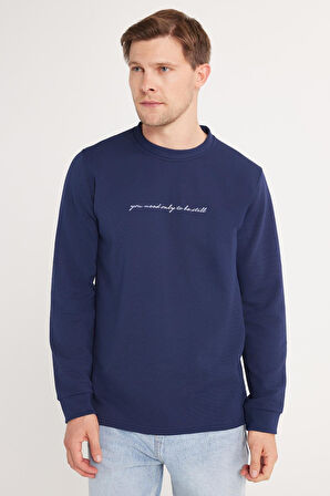 Erkek Standart Fit Pamuklu Bisiklet Yaka Şardonlu Baskılı İndigo Sweatshirt