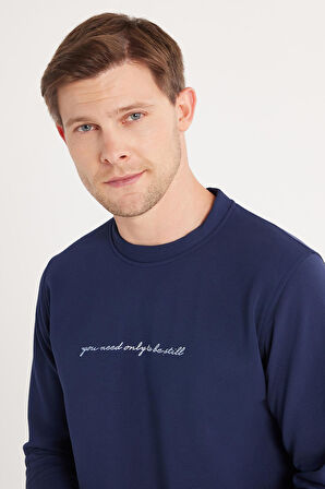 Erkek Standart Fit Pamuklu Bisiklet Yaka Şardonlu Baskılı İndigo Sweatshirt