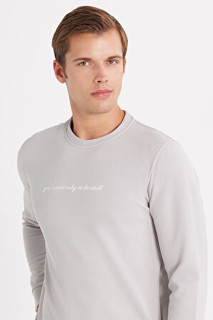 Erkek Standart Fit Pamuklu Bisiklet Yaka Şardonlu Baskılı Açık Gri Sweatshirt 