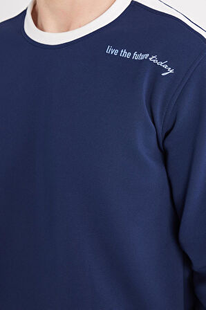 Erkek Standart Fit Pamuklu Jakarlı Bisiklet Yaka Baskılı Lacivert Sweatshirt