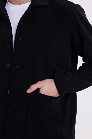 Erkek Regular Fit Rahat Kesim Peluş Çıtçıtlı Torbalı Çift Cepli Siyah Ceket Gömlek