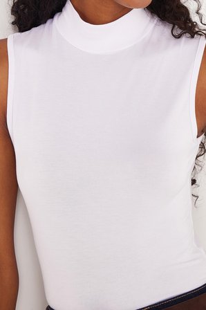 Kadın 4'lü Paket Beyaz Regular Fit Viskon Kumaş Balıkçı Yaka Sıfır Kol Bluz