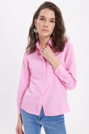 Kadın Slim Fit Dar Kesim Uzun Kollu Pamuklu Vücuda Oturan Dokulu Pembe Basic Gömlek