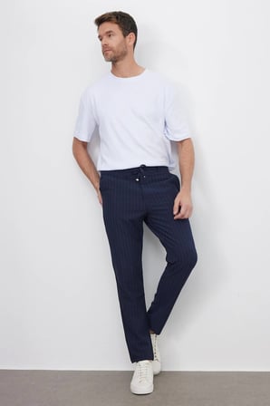 Erkek Slim Fit Dar Kesim Gofre Kumaş Beli Bağcıklı Çizgili Lacivert Pantolon