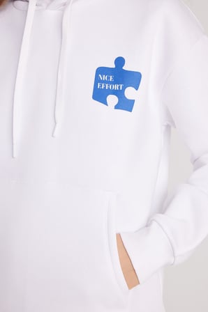 Kadın Oversize Geniş Kesim Pamuklu Yumuşak Dokulu İçi Polarlı Baskılı Beyaz Kapüşonlu Sweatshirt