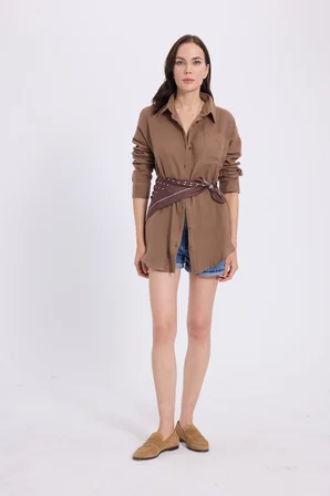 Kadın Oversize Geniş Kesim %100 Pamuk Müslin Kumaş Uzun Kollu Cepli Dokulu Kahverengi Gömlek