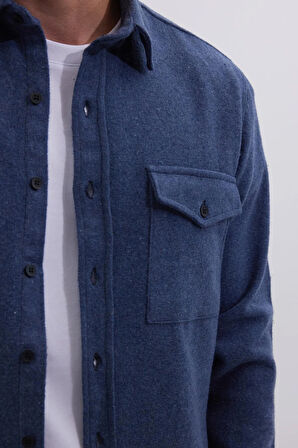 Erkek Slim Fit Tek Cep Kapaklı Düz Oduncu Spor İndigo Gömlek