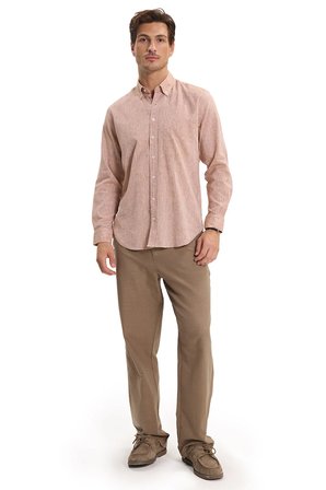 Erkek Regular Fit Klasik Kesim Oversize Pamuklu Keten Doku Düğmeli Yaka Kahverengi Gömlek