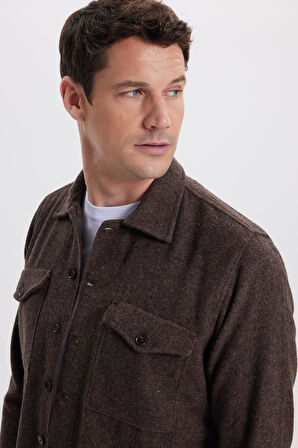 Erkek Regular Fit Rahat Kesim Çift Cep  Kapaklı Çıtçıtlı Kahverengi Gömlek