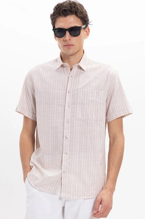 Erkek Regular Fit Klasik Kesim Oversize %100 Pamuk Keten Doku Tek Cepli Çizgili Kısa Kollu Bej Gömlek