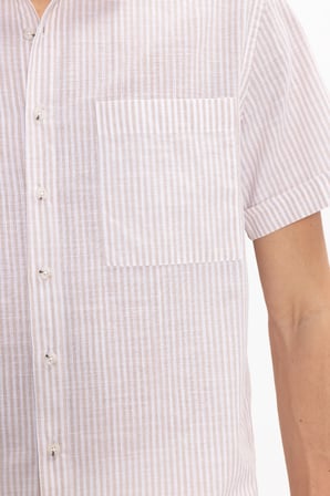 Erkek Regular Fit Klasik Kesim Oversize %100 Pamuk Keten Doku Tek Cepli Çizgili Kısa Kollu Bej Gömlek