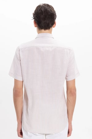 Erkek Regular Fit Klasik Kesim Oversize %100 Pamuk Keten Doku Tek Cepli Çizgili Kısa Kollu Bej Gömlek