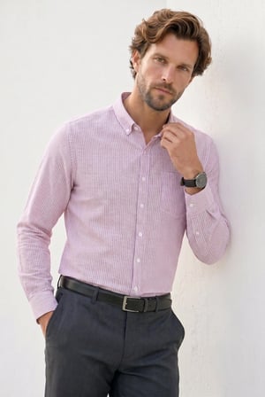 Erkek Slim Fit Dar Kesim %100 Pamuk Düğmeli Yaka Çizgili Uzun Kollu Cepli Keten Efektli Bordo Gömlek