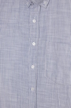 Erkek Slim Fit Dar Kesim %100 Pamuk Düğmeli Yaka Çizgili Uzun Kollu Cepli Keten Lacivert Gömlek