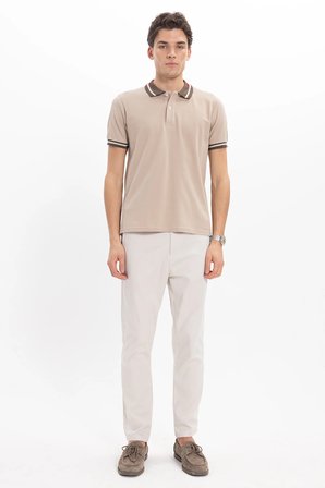 Erkek Slim Fit Dar Kesim %100 Pamuk Düz Pike Yaka ve Kol Detaylı Bej Polo Yaka Tişört