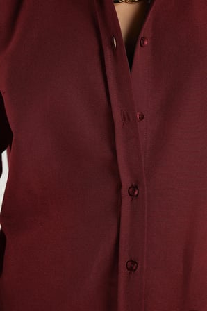 Kadın Slim Fit Dar Kesim Uzun Kollu Pamuklu Vücuda Oturan Dokulu Bordo Basic Gömlek