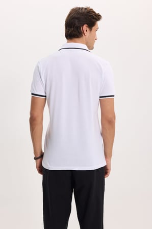 Erkek Slim Fit Dar Kesim %100 Pamuk Jakarlı Düz Yaka ve Kol Detaylı Beyaz Polo Yaka Tişört