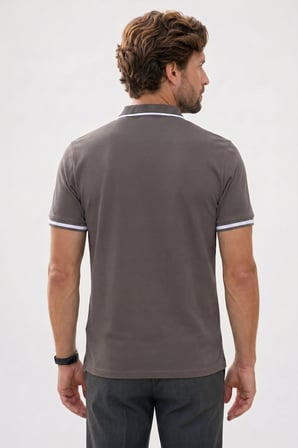 Erkek Slim Fit Dar Kesim %100 Pamuk Jakarlı Düz Yaka ve Kol Detaylı Gri Polo Yaka Tişört