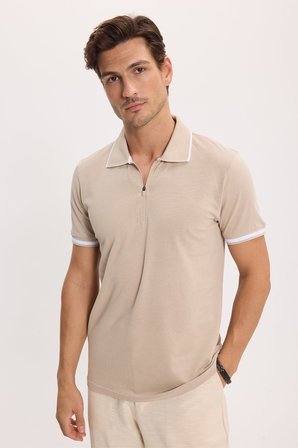 Erkek Slim Fit Dar Kesim %100 Pamuk Jakarlı Düz Yaka ve Kol Detaylı Bej Polo Yaka Tişört