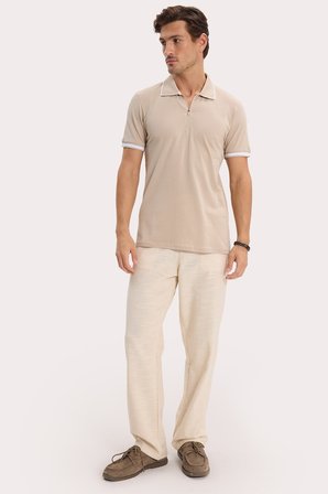 Erkek Slim Fit Dar Kesim %100 Pamuk Jakarlı Düz Yaka ve Kol Detaylı Bej Polo Yaka Tişört