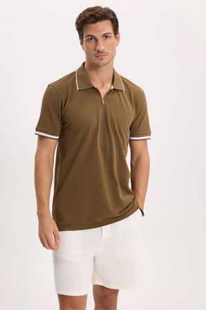 Erkek Slim Fit Dar Kesim %100 Pamuk Jakarlı Düz Yaka ve Kol Detaylı Kahverengi Polo Yaka Tişört